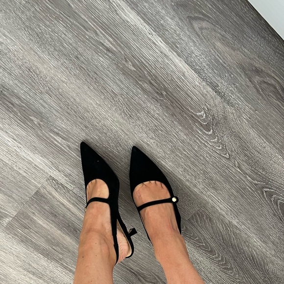 Ann Taylor size 6 black suede kitten heel classic - Picture 8 of 9